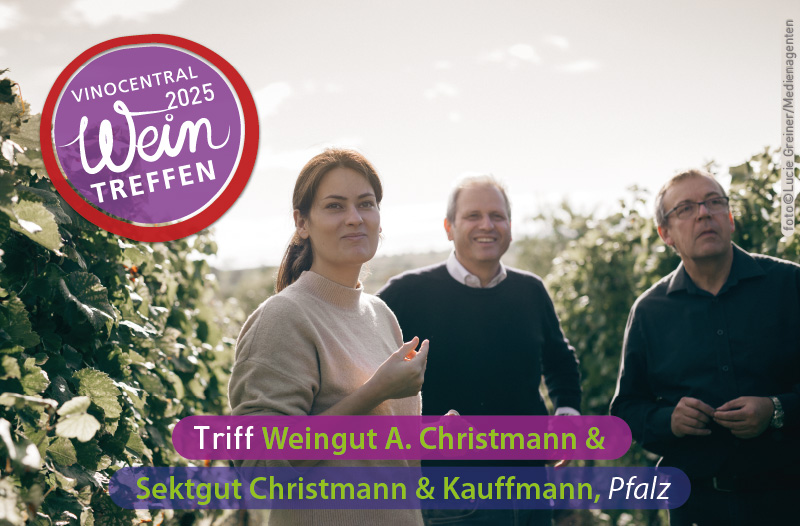 Foto von Vater und Tochter Sophie Christmann und Mathieu Kaufmann Kaufmann im Weinberg
