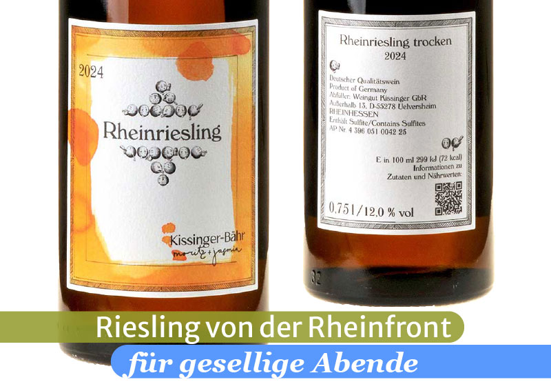 Ein Bild von zwei Flaschen des Rheinriesling von Kissinger-Bähr mit Blick auf das vordere und rückseitige Etikett
