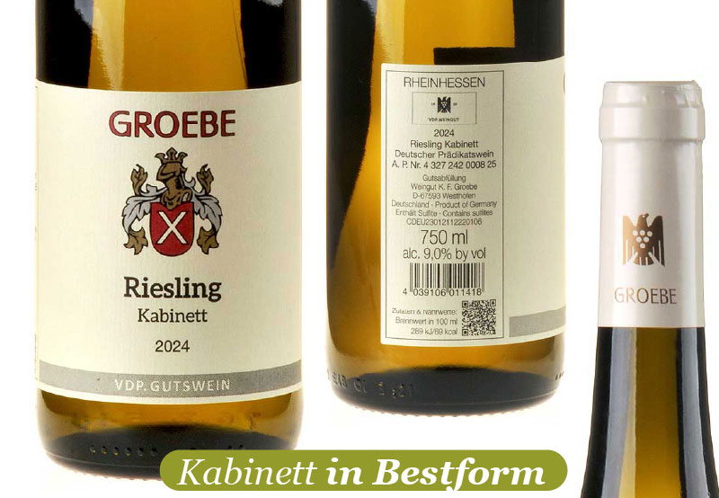 Ein Bild von zwei Flaschen des Riesling Kabinett von Groebe mit Blick auf das vordere und rückseitige Etikett